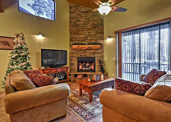 Holiday home Mountain Retreat W/ Game Room, Patio & Views