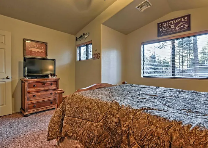 Mountain Retreat W/ Game Room, Patio & Views Holiday home